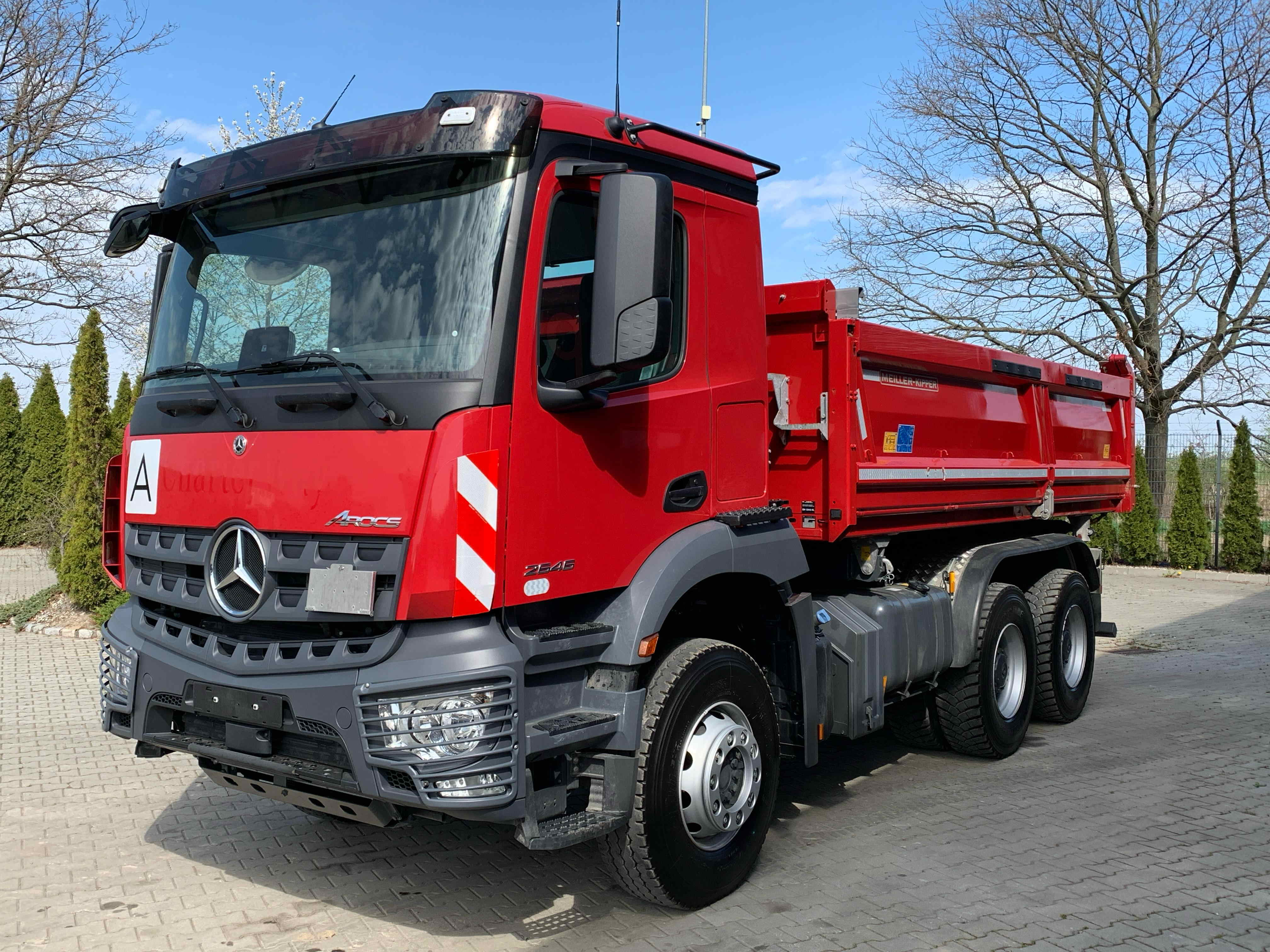 MB AROCS 2646 6x4 EURO6 WYWROTKA TRÓJSTRONNA Z HYDROBURTĄ
